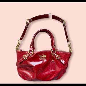 Coach/ women coach/ purses 👛/ cute 🥰 purses/ accessories/ 💼/ excellent bags/